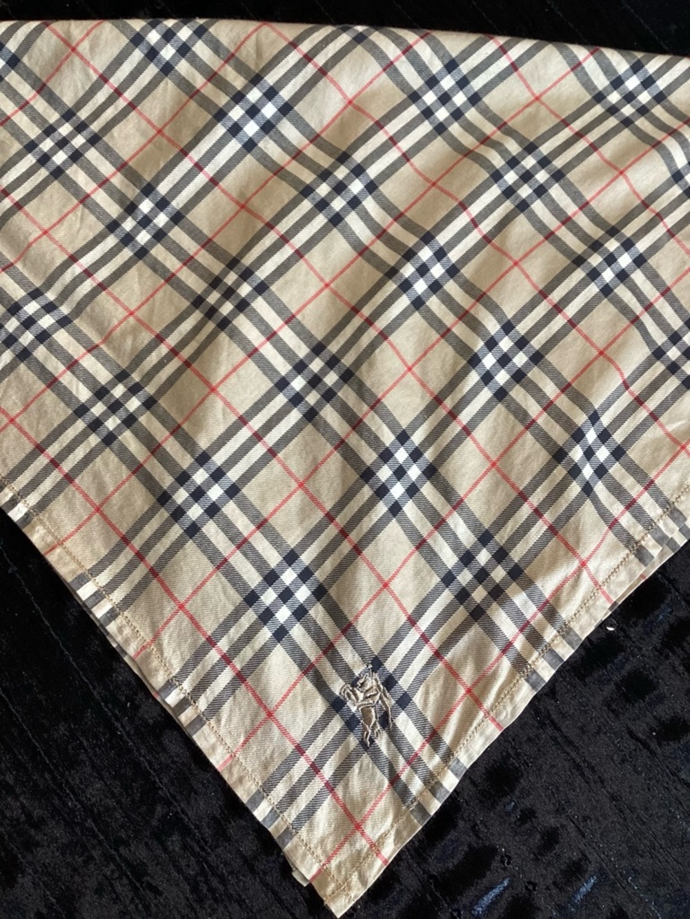 Vintage Burberry Beige Plaid Square with Black, White and Red Lines 18.5 x 18.5 - Picture 6 of 7